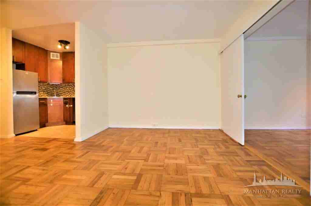 Christopher St 1, New York, NY 10014 2 Bedroom Apartment for 6,000
