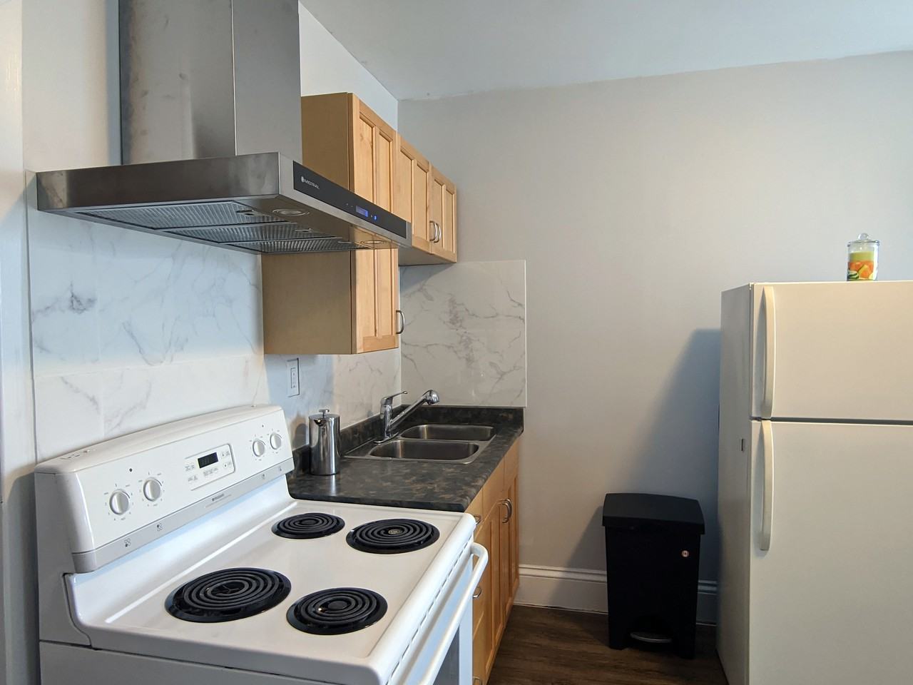 278 Arlington Avenue, Ottawa, ON K1R 5T2 3 Bedroom Apartment for 2,400