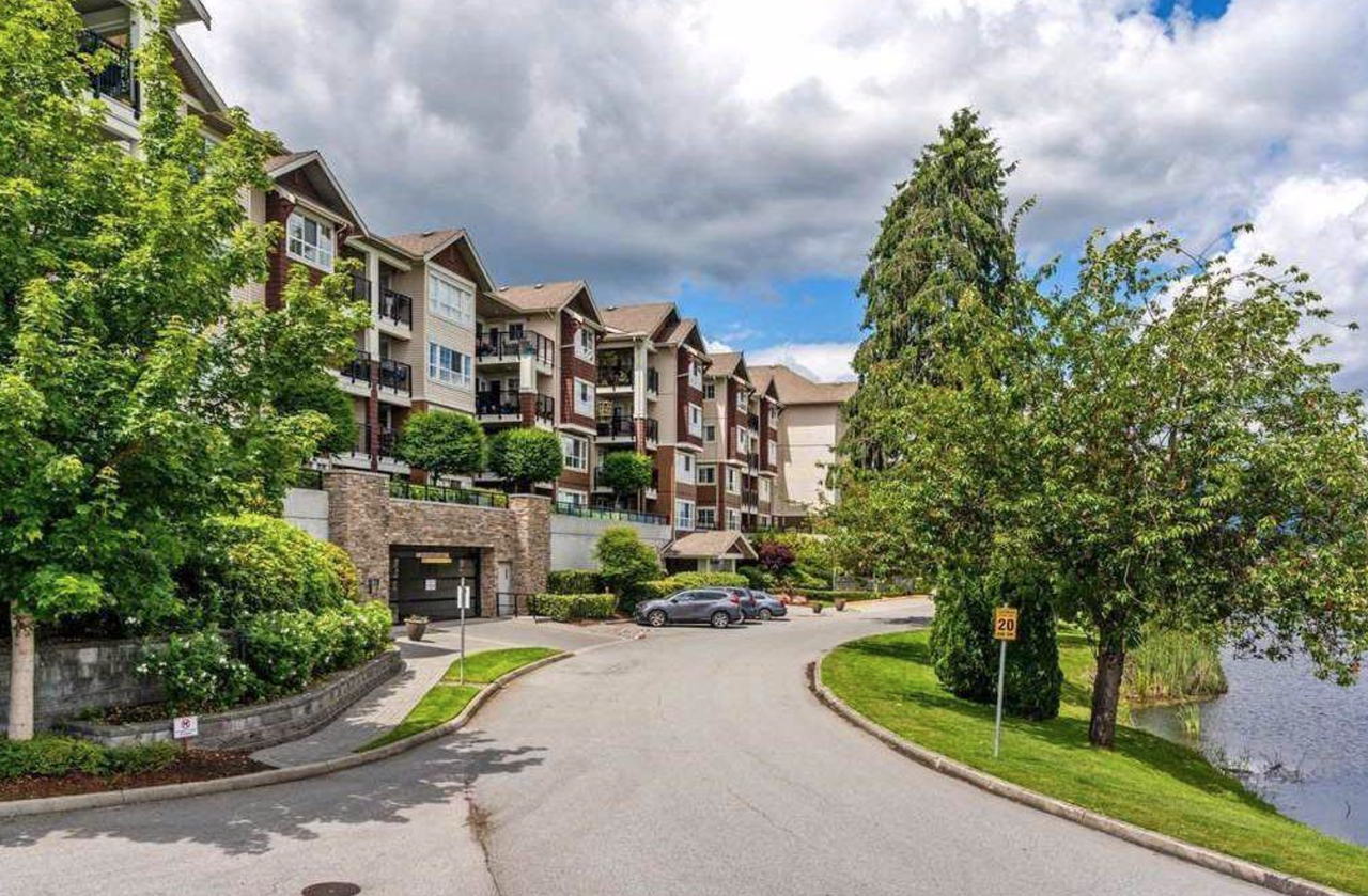 19677 Meadow Gardens Way, Pitt Meadows, BC V3Y 1Z2 1 Bedroom Condo for