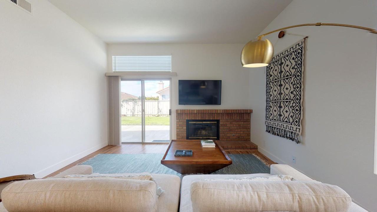 Bright Rancho Penasquitos home near Black Mountain Park Apartments in