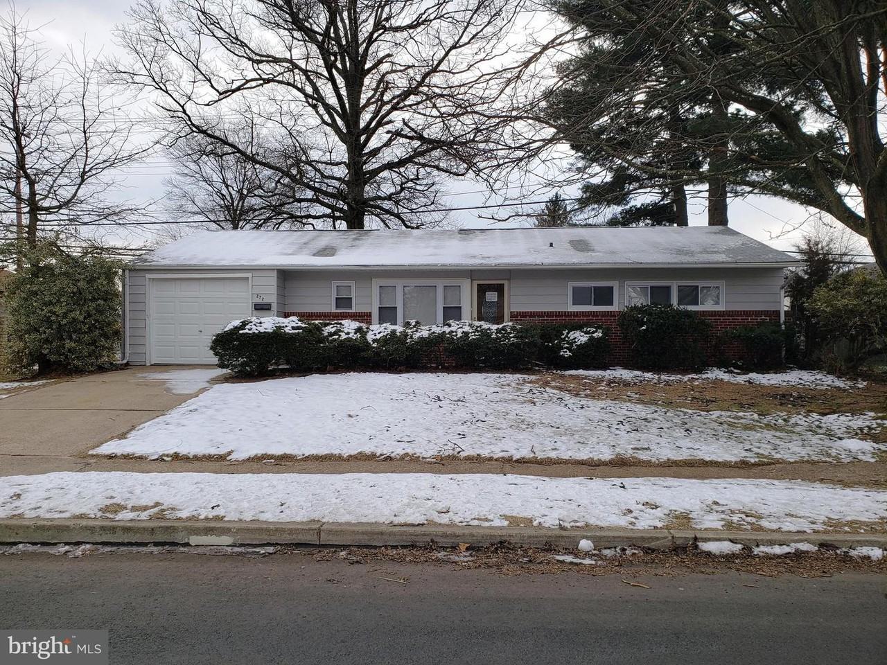 272 Blue Ridge Drive, Levittown, PA 19057 3 bedroom house for rent