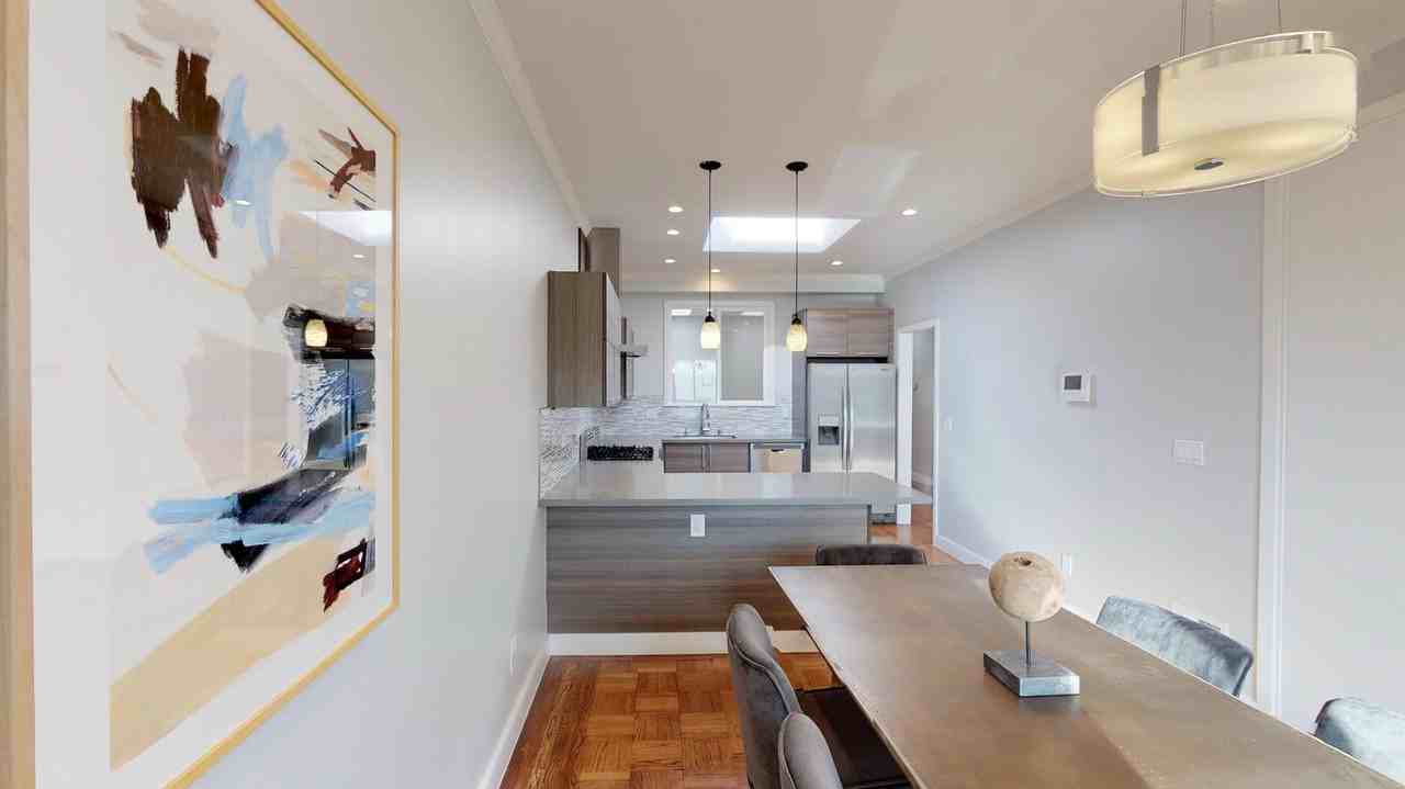 Modern Outer Sunset townhome with brick patio Apartments in San