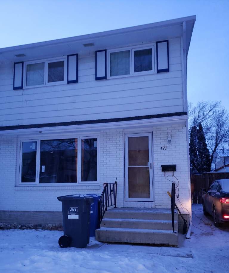 Avaco Drive Apartments in Valley Gardens, Winnipeg, MB R2K None Zumper