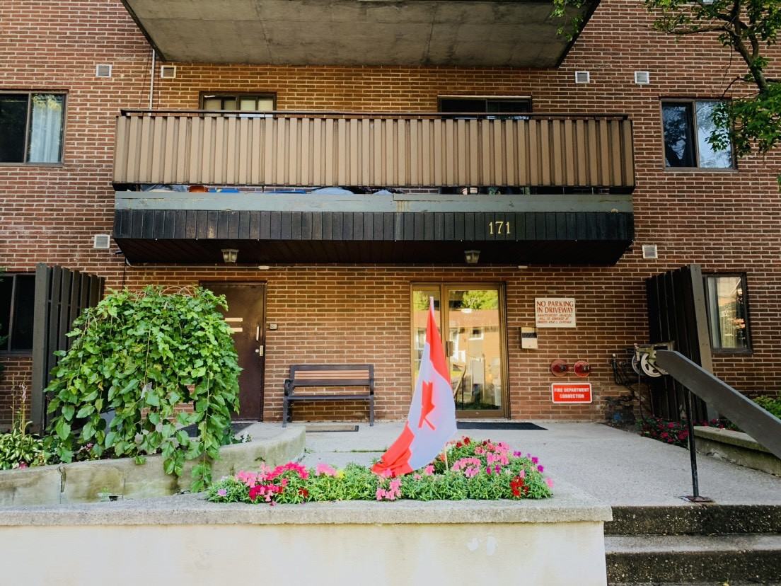 Collier Terrace Apartments Collier Street 104, OroMedonte, ON L4M