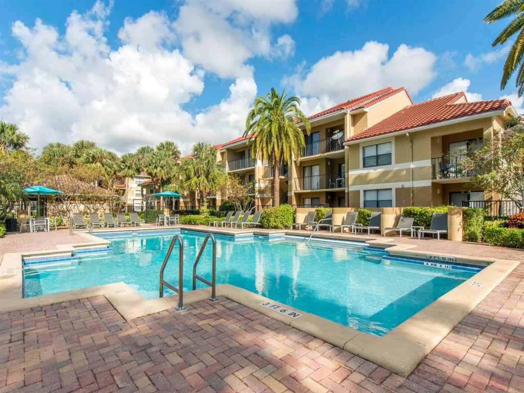 Kings Colony Apartments 8961 Sw 142nd Ave, The Hammocks, FL 33186