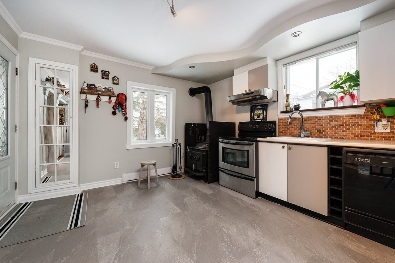 16885 Boulevard Gouin Ouest, Montréal, QC H9H 3G1 2 Bedroom House for