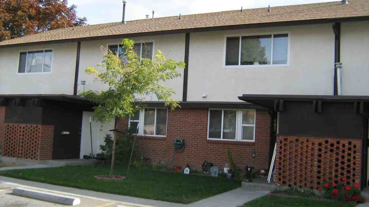 Thompson River Townhomes Apartments 627 Lilac Ave, Kamloops, BC V2B