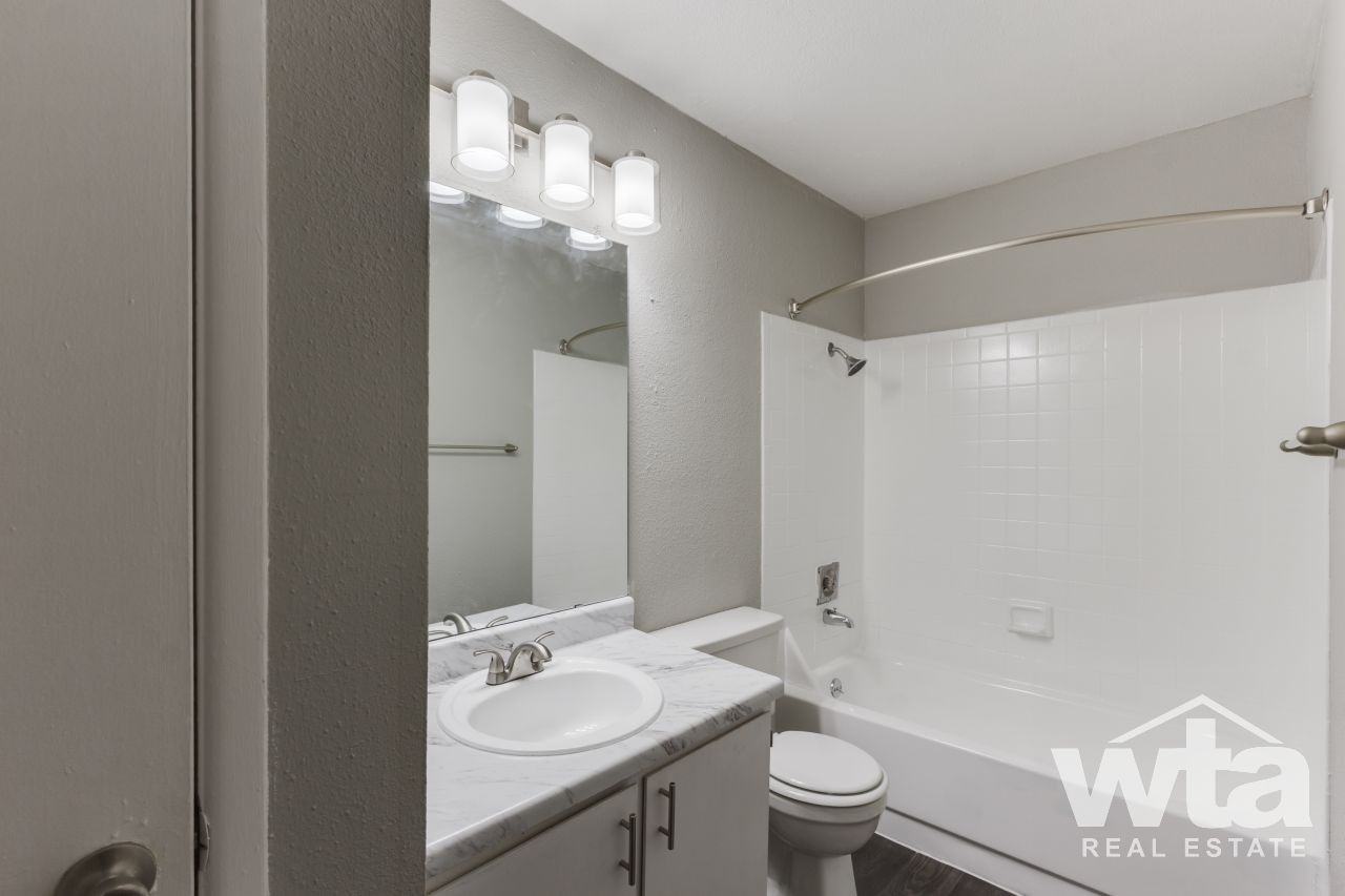 199 TOTAL MOVE in SPECIAL, San Antonio, TX 78249 Studio Apartment for