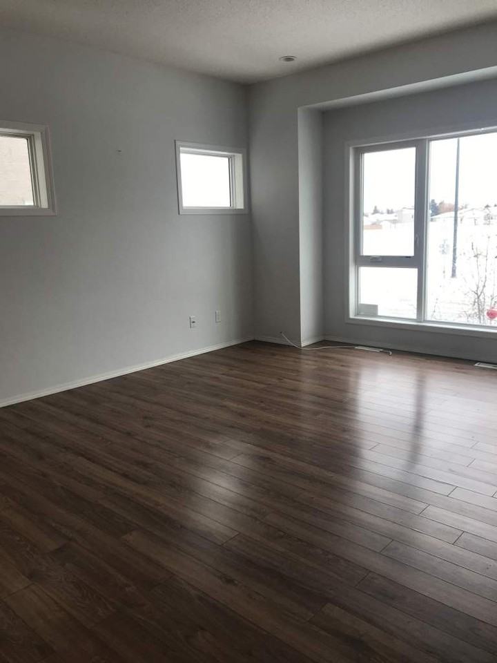 Old Commonwealth Path Apartments in Inkster Gardens, Winnipeg, MB R2R