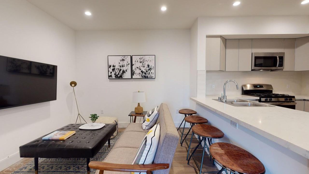 Modern Larchmont apartment by Melrose Ave Apartments in Los Angeles, CA