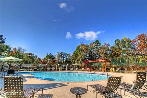 Great Location Near Perimeter Mall , Space Galore, Fully Renovation