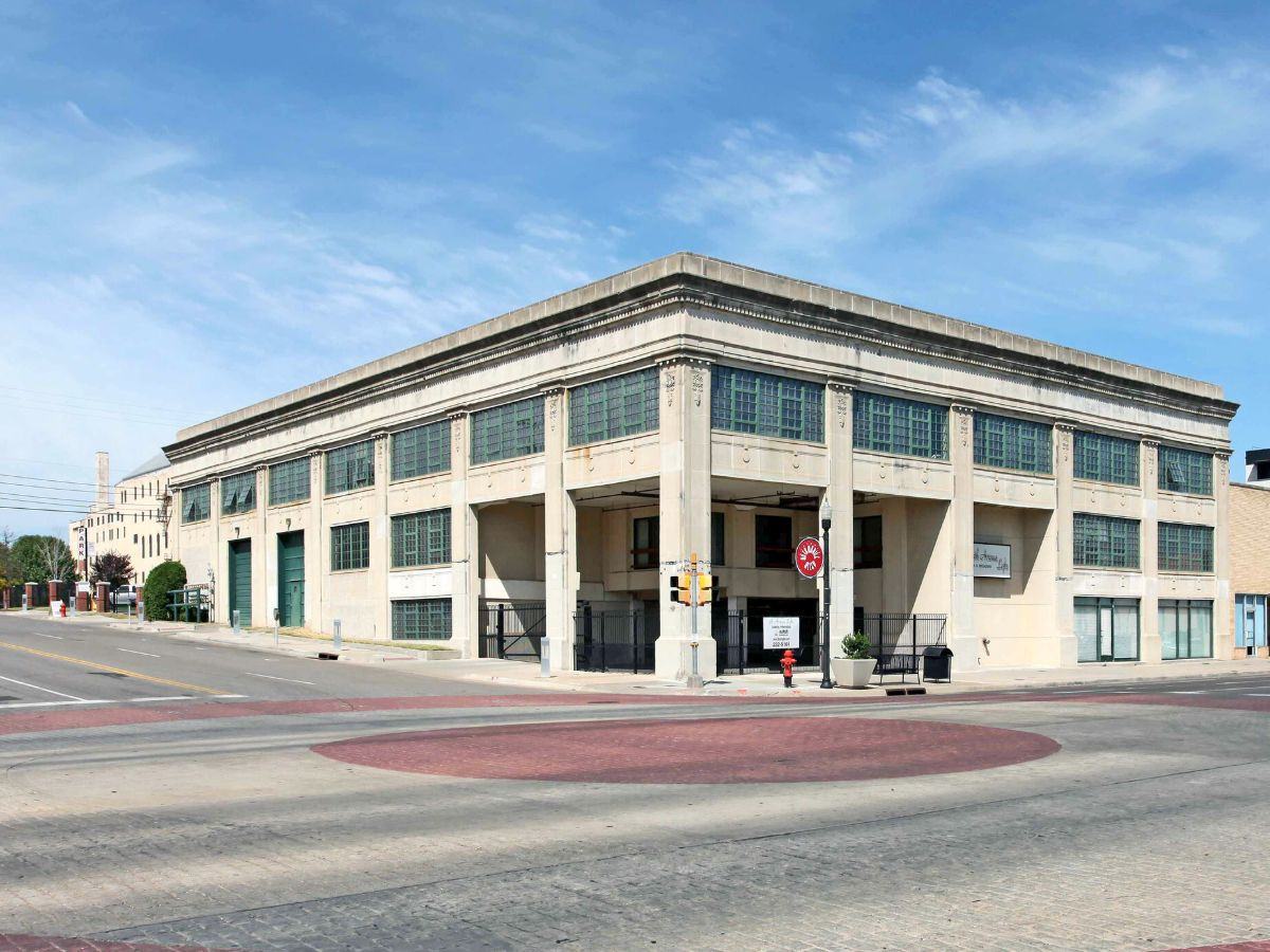 5th Avenue Lofts Apartments 601 North Broadway Avenue, Oklahoma City