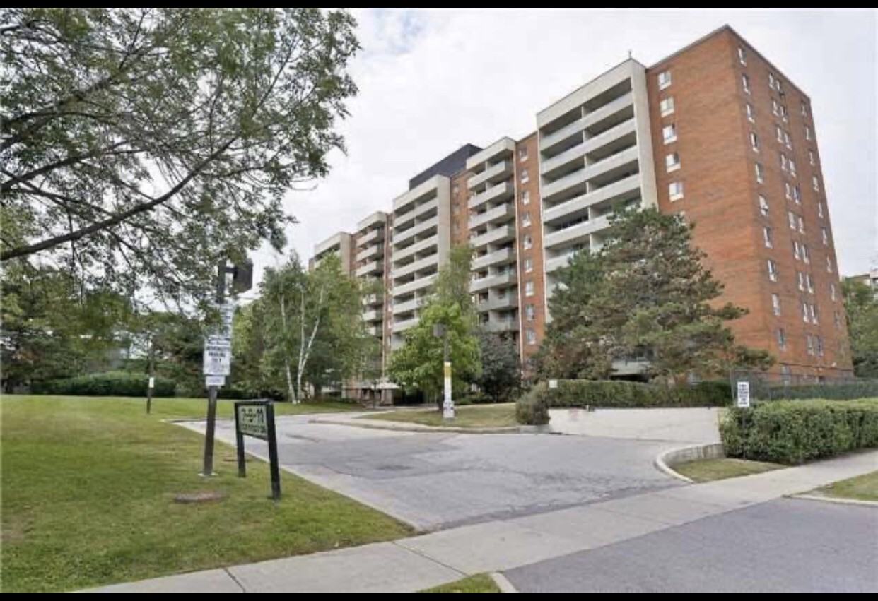9 Four Winds Dr, Toronto, ON M3J 2S8 2 Bedroom Apartment for 2,250