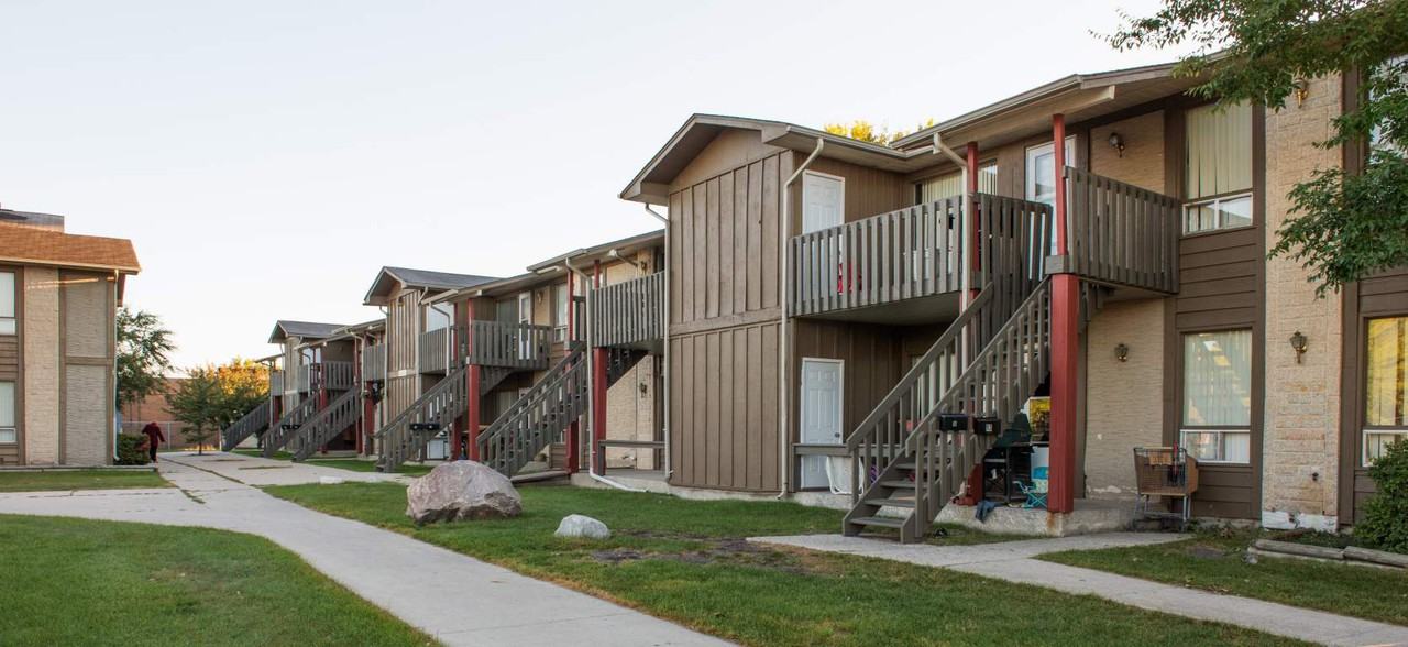 Tyndall Gardens Apartments 15820 Keewatin St, Winnipeg, MB R2R 0Z5
