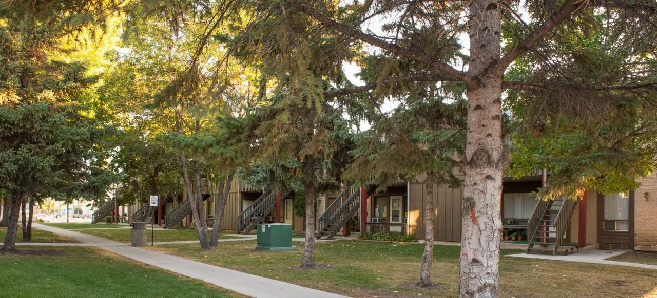 Tyndall Gardens Apartments 15820 Keewatin St, Winnipeg, MB R2R 0Z5 Zumper