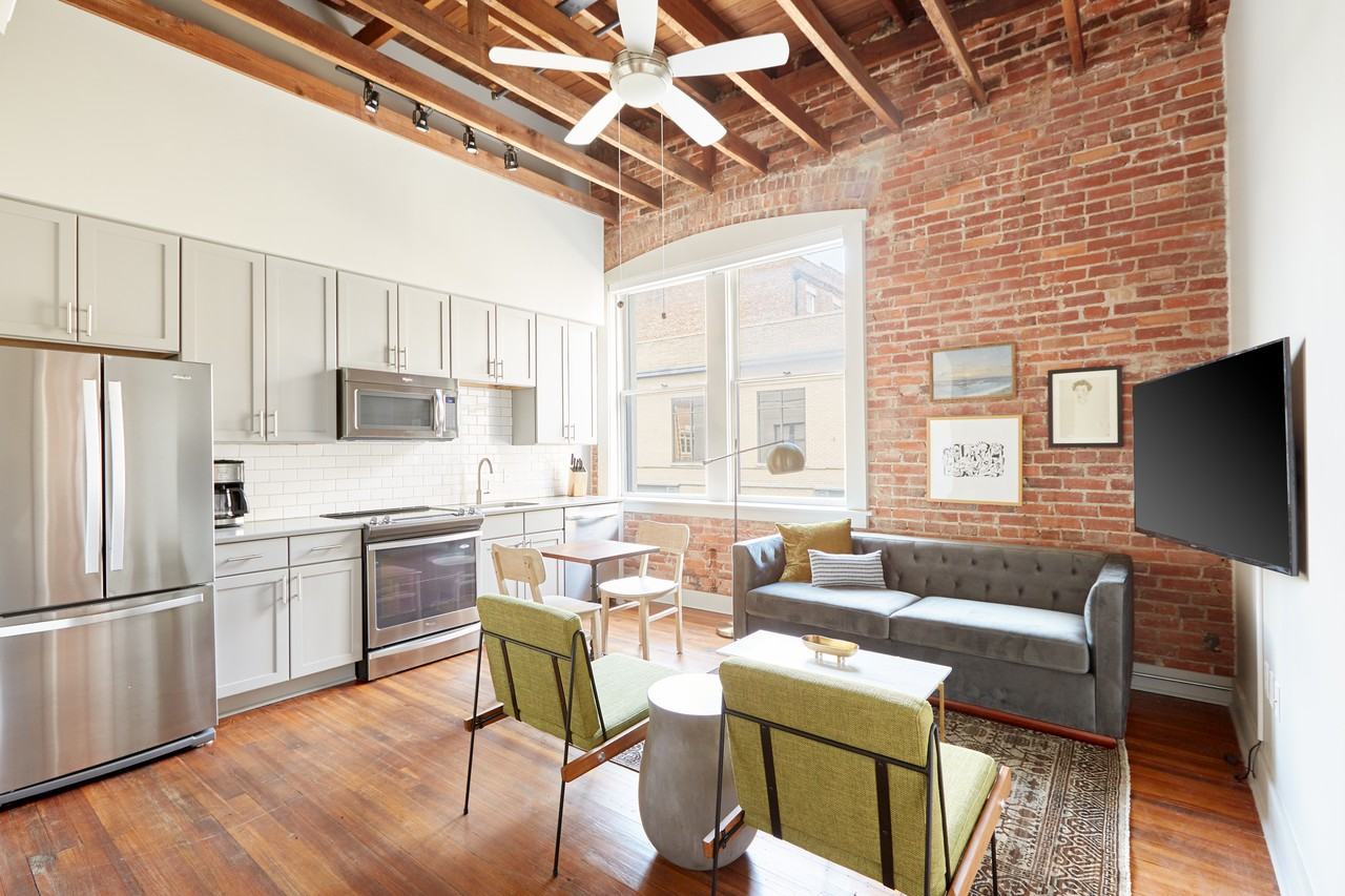 25 East Broughton Street Apartments 25 E Broughton St 2C, Savannah