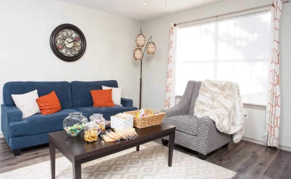 Samford Square Apartments 202 W Longleaf Dr, Auburn, AL 36832 Zumper