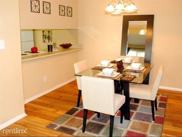 Conveniently Located Near Cumberland Mall 4x2 Apartments in Marietta