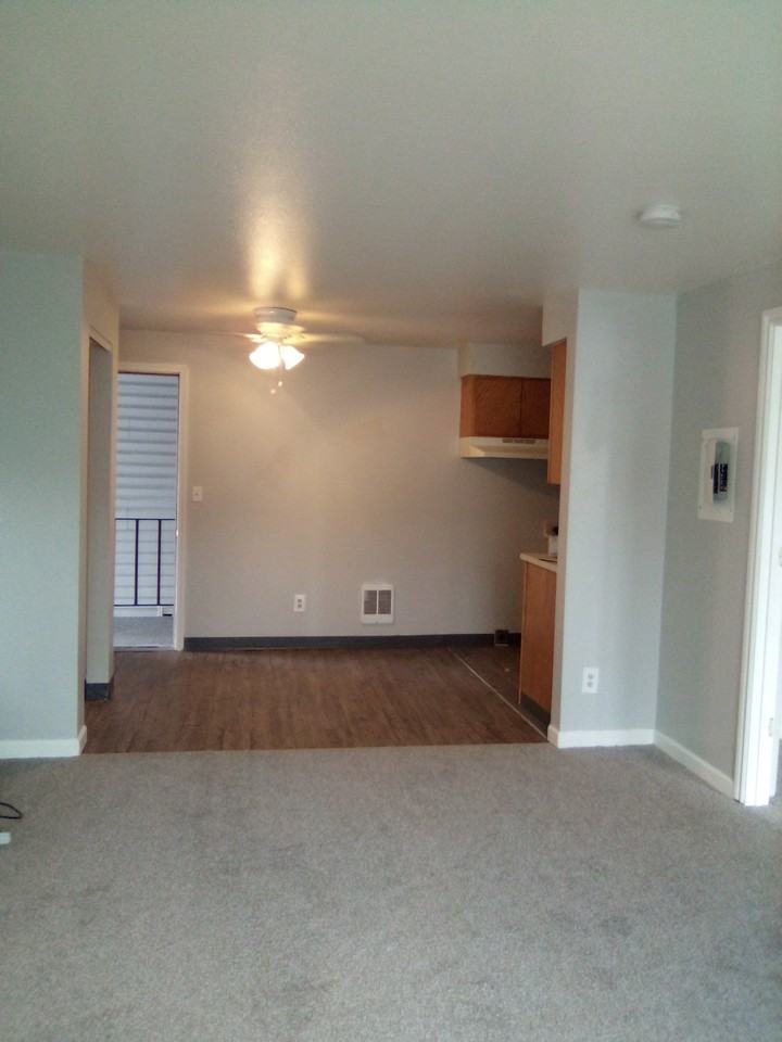 Houston House Apartments 617 East Houston Avenue