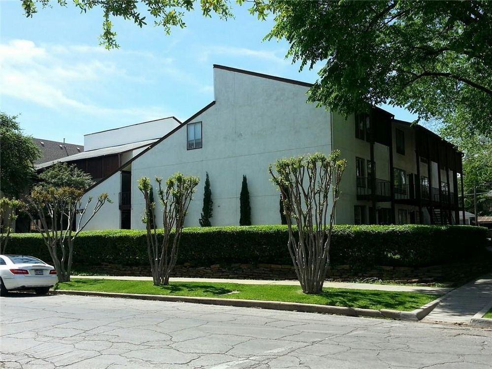 3825 Gilbert Ave, Dallas, TX 75219 1 Bedroom Apartment for Rent