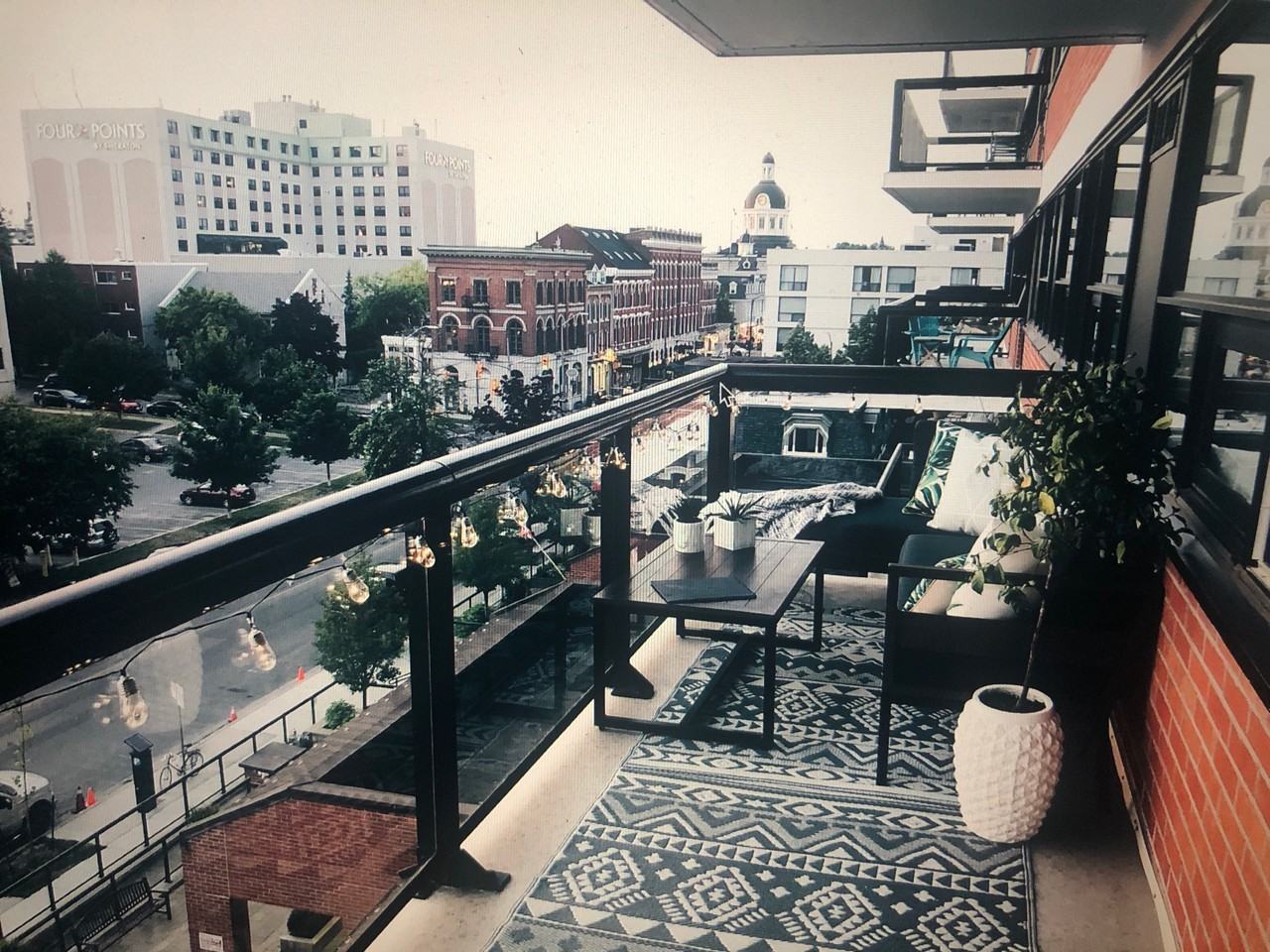 165 Ontario St, Kingston, ON K7L 2Y6 2 Bedroom Apartment for 3,475