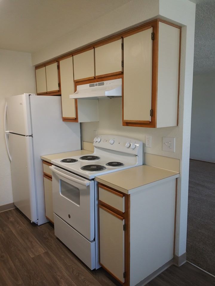 Cheryl Lynn Apartments in Salem, OR 97305 Zumper