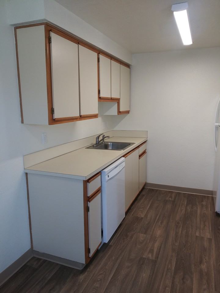 Cheryl Lynn Apartments in Salem, OR 97305 Zumper