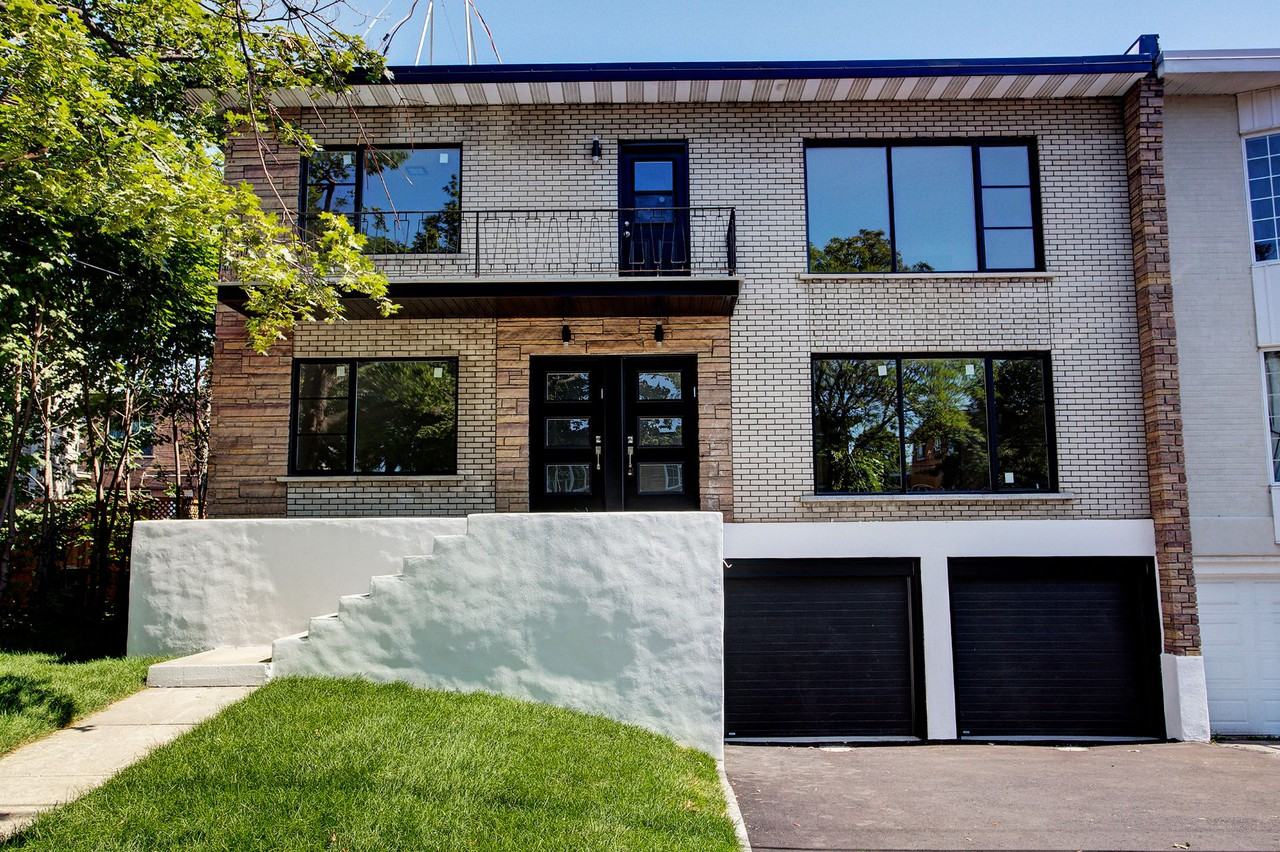 5781 Avenue Melling, CôteSaintLuc, QC H4W 2C6 3 Bedroom Condo for