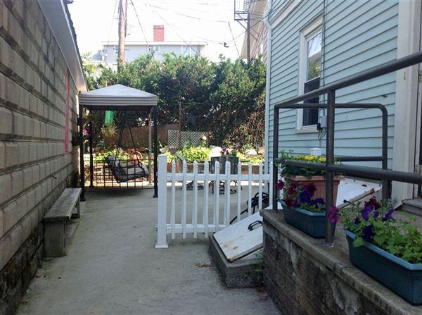 22 Armstrong Ave Fl 3 Apartments in Fox Point, Providence, RI 02903