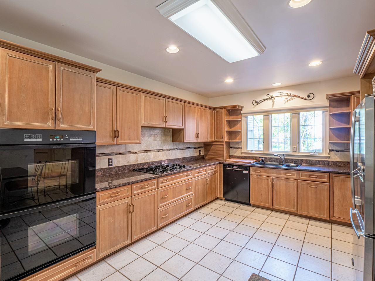 4836 Leland St, Bethesda, MD 20815 5 Bedroom House for 5,950/month