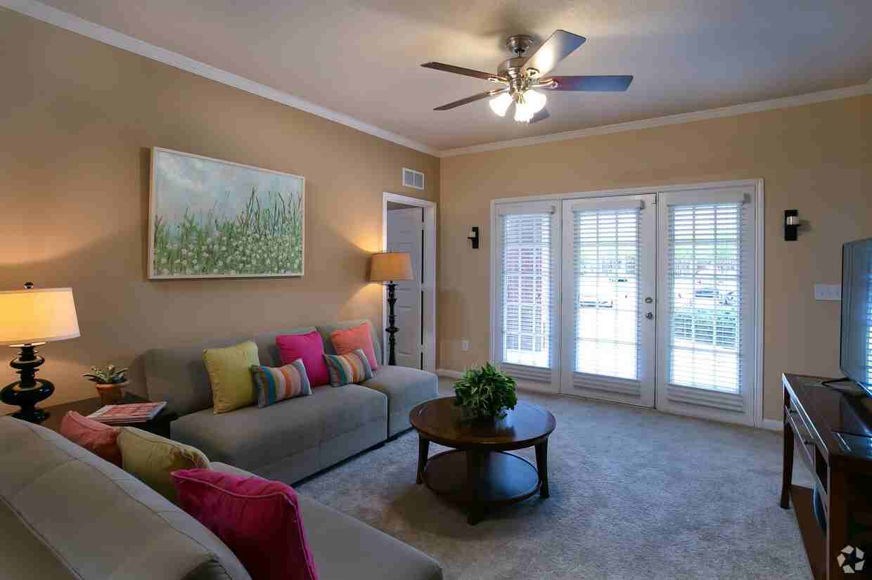 Kendall Lake Apartments 1140 Kendall Town Boulevard, Jacksonville, FL