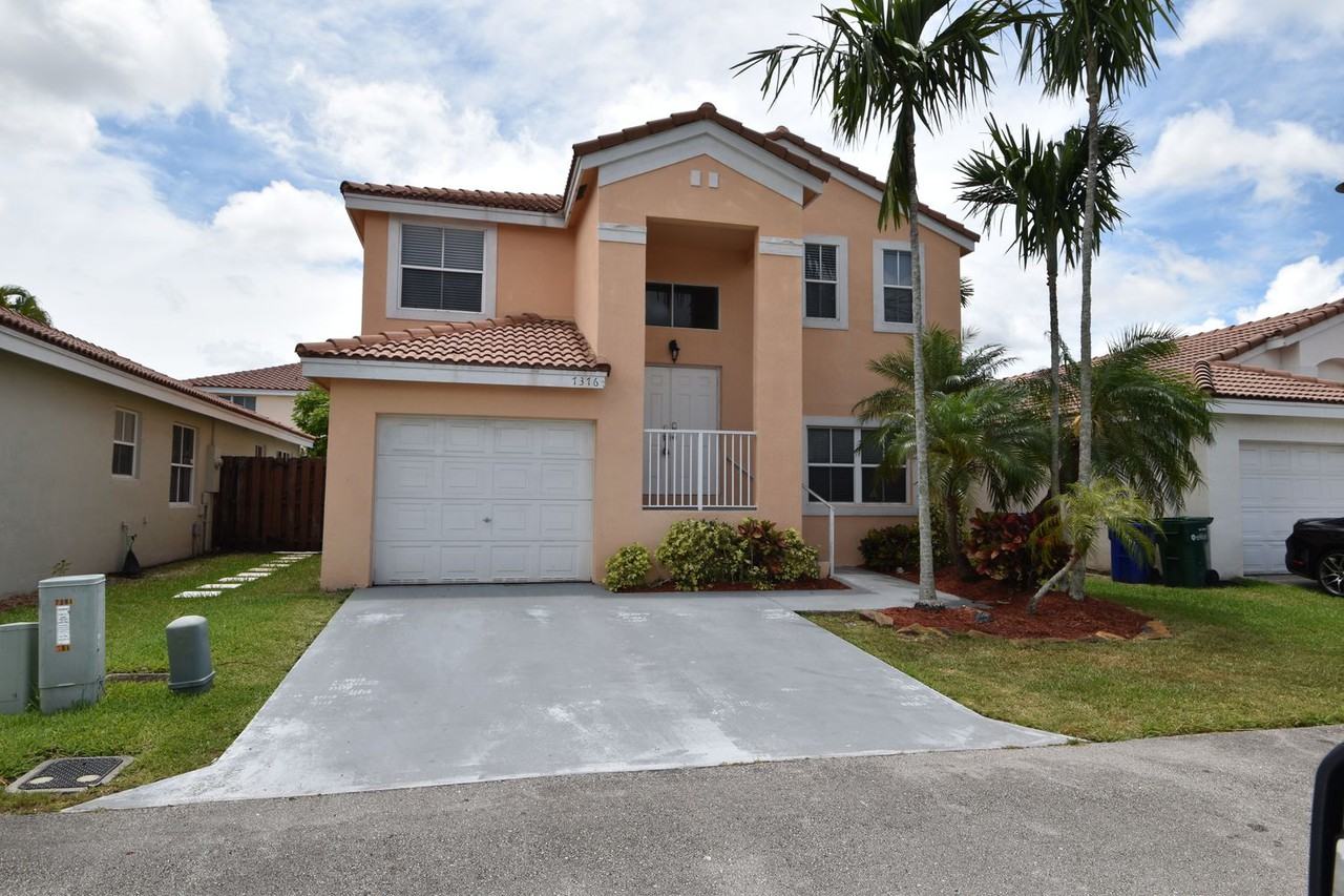 7376 Granada Way, Margate, FL 33063 3 Bedroom Apartment for Rent