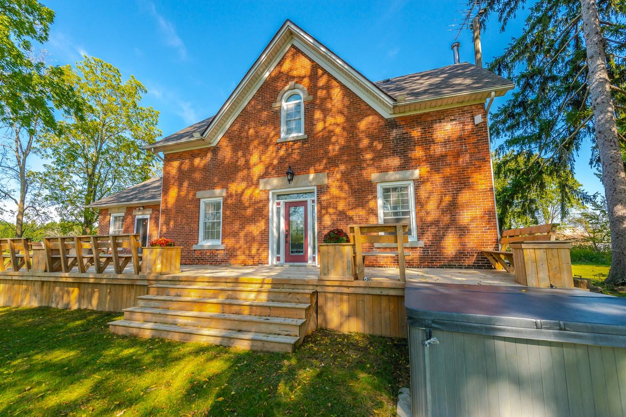 500 Colbeck Drive, Welland, ON L3C 7B2 4 Bedroom House for 2,100/month