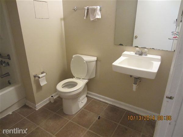 Stony Brook Apartments and Townhomes Brentwood Road/Lake Woodard