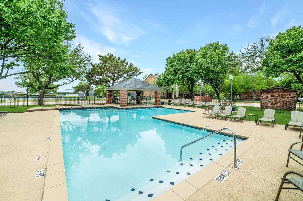 z040121Lake Village North Apartments 241 E Interstate 30, Garland