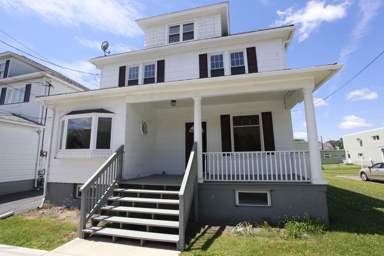 817 Exeter Ave, West Pittston, PA 18643 Studio Apartment for 1,400