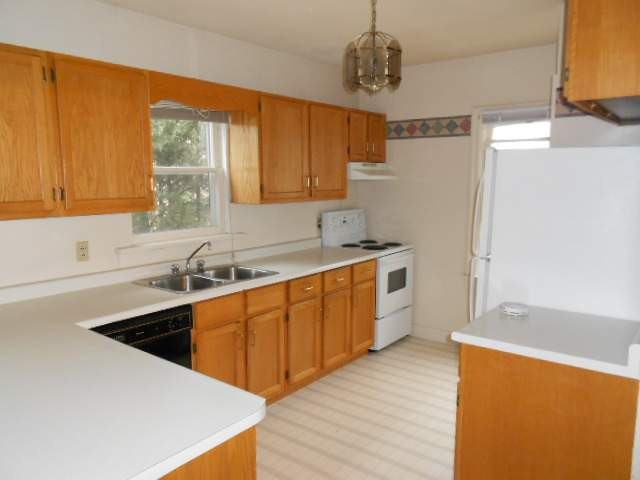 290 Elm Street Apartments 290 Av Elm, Steinbach, MB R5G 0E3 Zumper