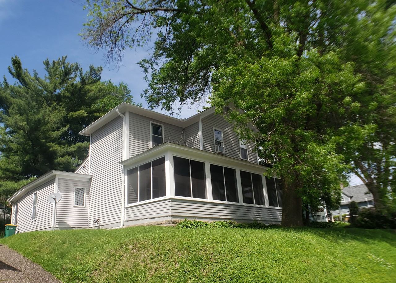 706 Laurel St W Apartments in Stillwater, MN 55082 Zumper