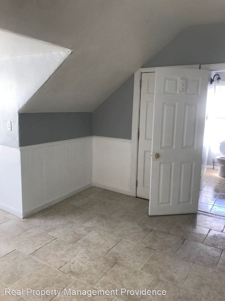 103 Yorkshire St. Apartments 103 Yorkshire St, Providence, RI 02908