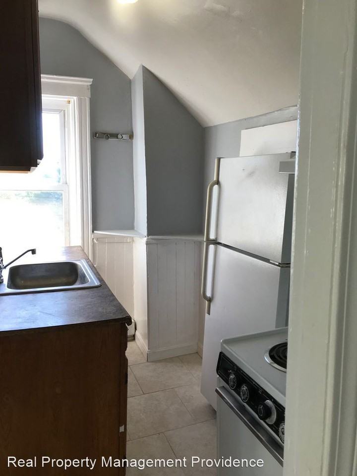 103 Yorkshire St. Apartments 103 Yorkshire St, Providence, RI 02908