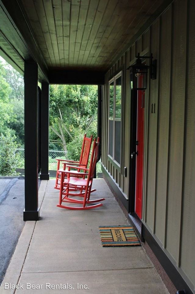 9 & 11 Martin Valley Road Apartments in Swannanoa, NC 28778 Zumper