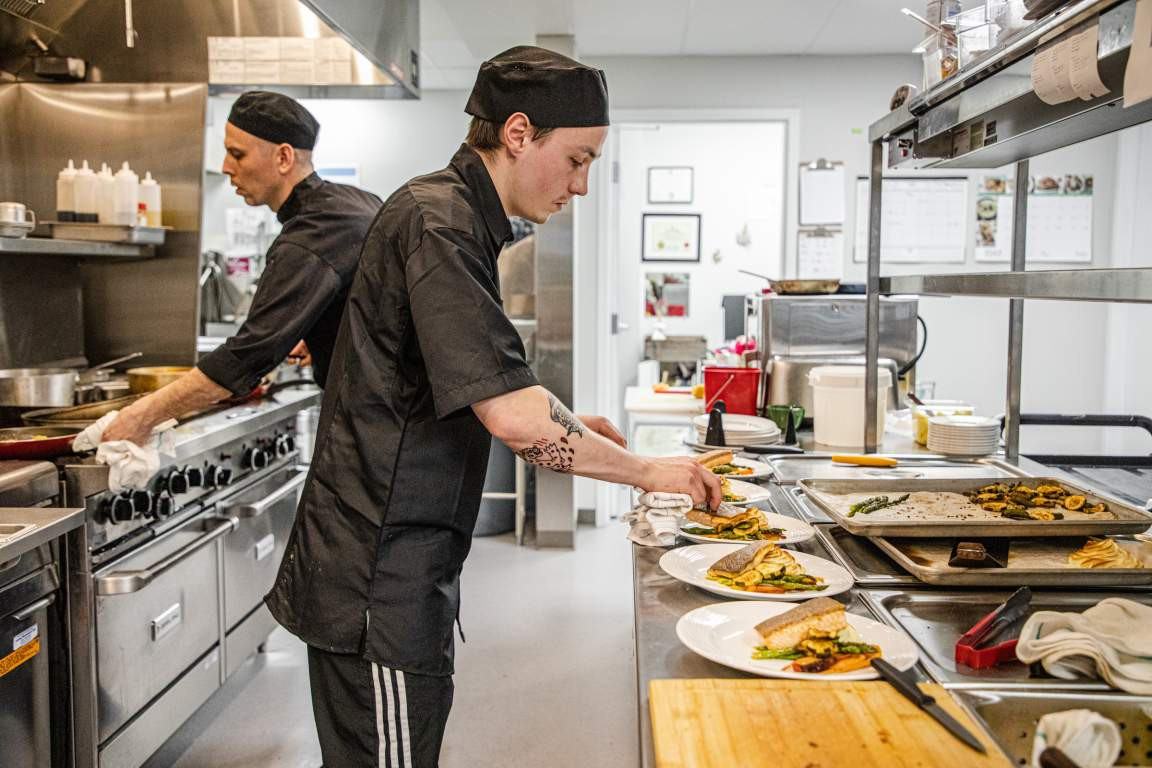 The Williston Harbour Landing Apartments 5501 Parliament Ave, Regina, SK S4W 0T5 Zumper