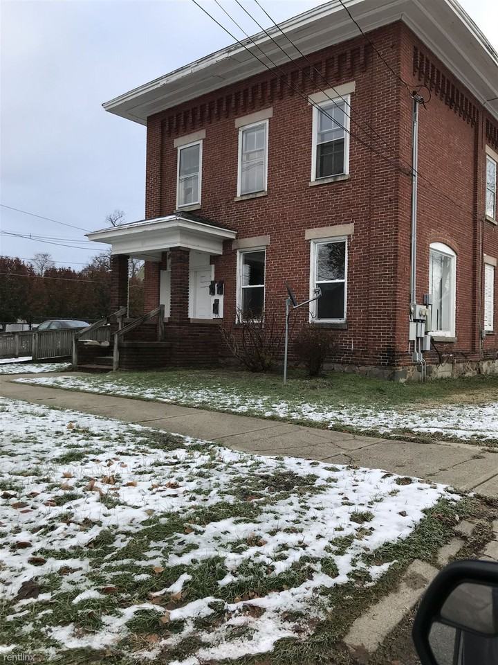 89 S Monroe St 1, Coldwater, MI 49036 2 Bedroom Apartment for Rent for
