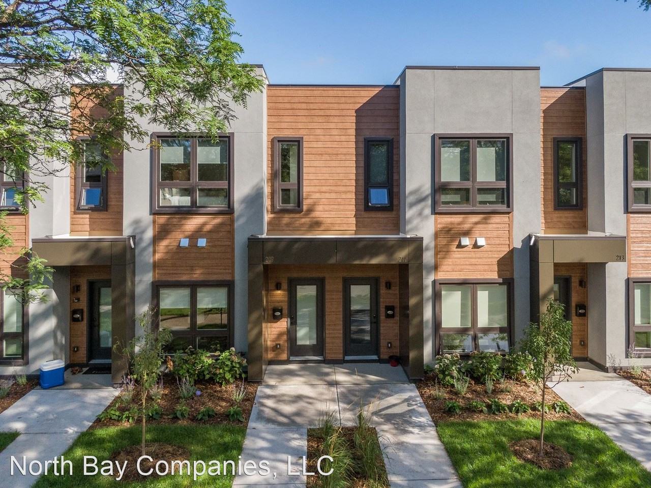 2407 2 p. Apartments for rent at NE 2407 2nd St NE, Minneapolis, MN