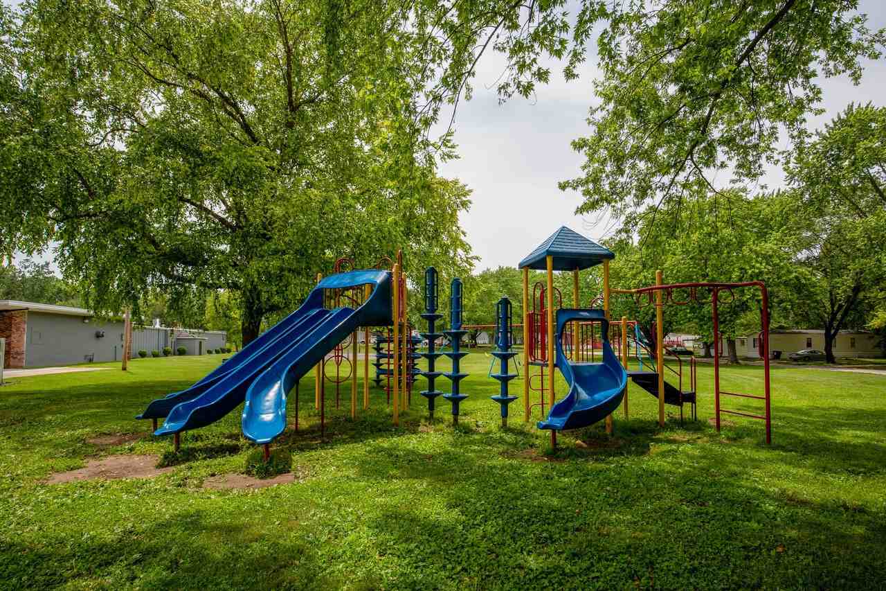 Royal Oaks Estates Homes 2109 N Abbey Cir, Peoria, IL 61604 Zumper