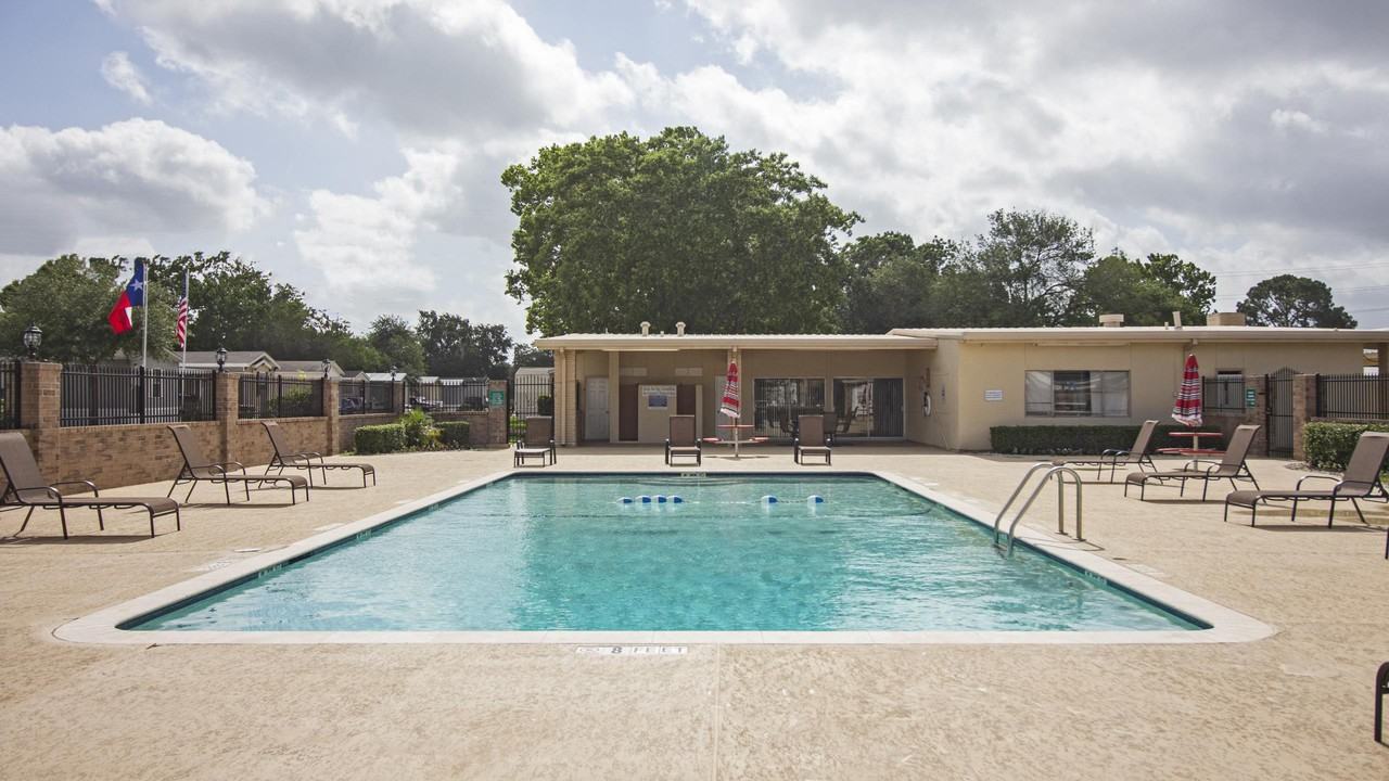 Woodland Estates (TX) Homes 4701 Anderson Rd, Houston, TX 77053 Zumper