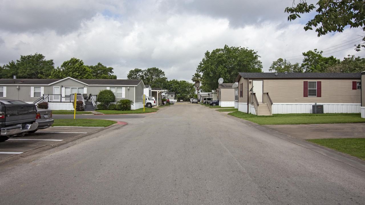 Woodland Estates (TX) Homes 4701 Anderson Rd, Houston, TX 77053 Zumper