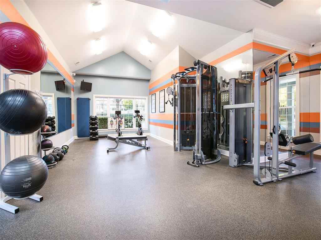 Elan at Mallard Creek Apartment Homes Apartments 2305 New England St