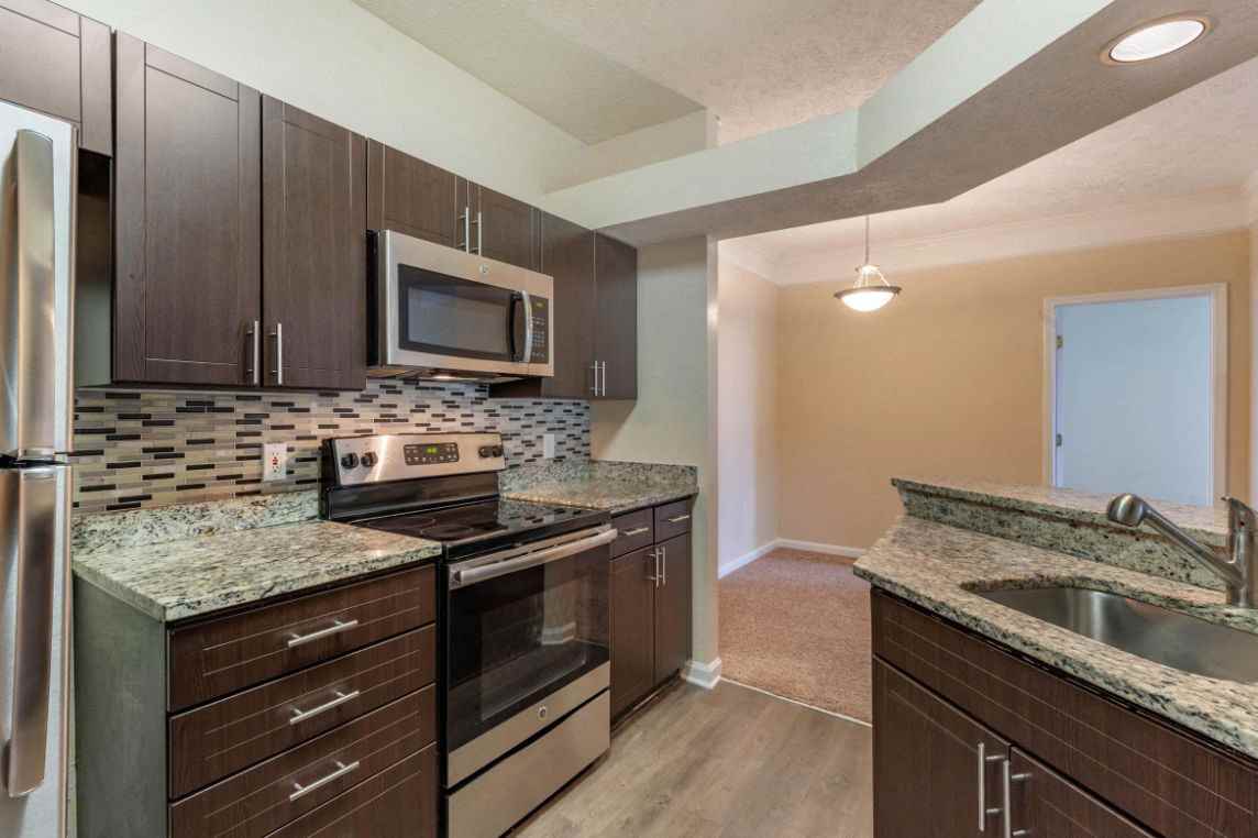 Elan at Mallard Creek Apartment Homes Apartments 2305 New England St