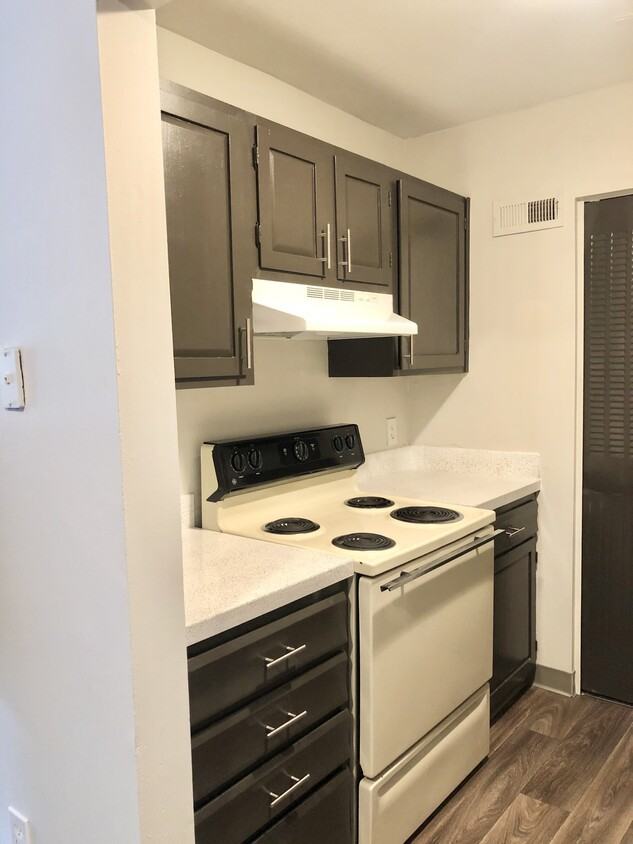 Aston Villa Apartments 2773 Citizens Pl, Columbus, OH 43232 Zumper